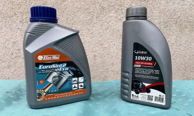 Dwa oleje silnikowe: Oleo-Mac EuroSint2 Evo do dwusuwów (50:1) i Cedrus 10W30 do czterosuwów. Jaki olej do kosiarki spalinowej? Zależy od silnika!